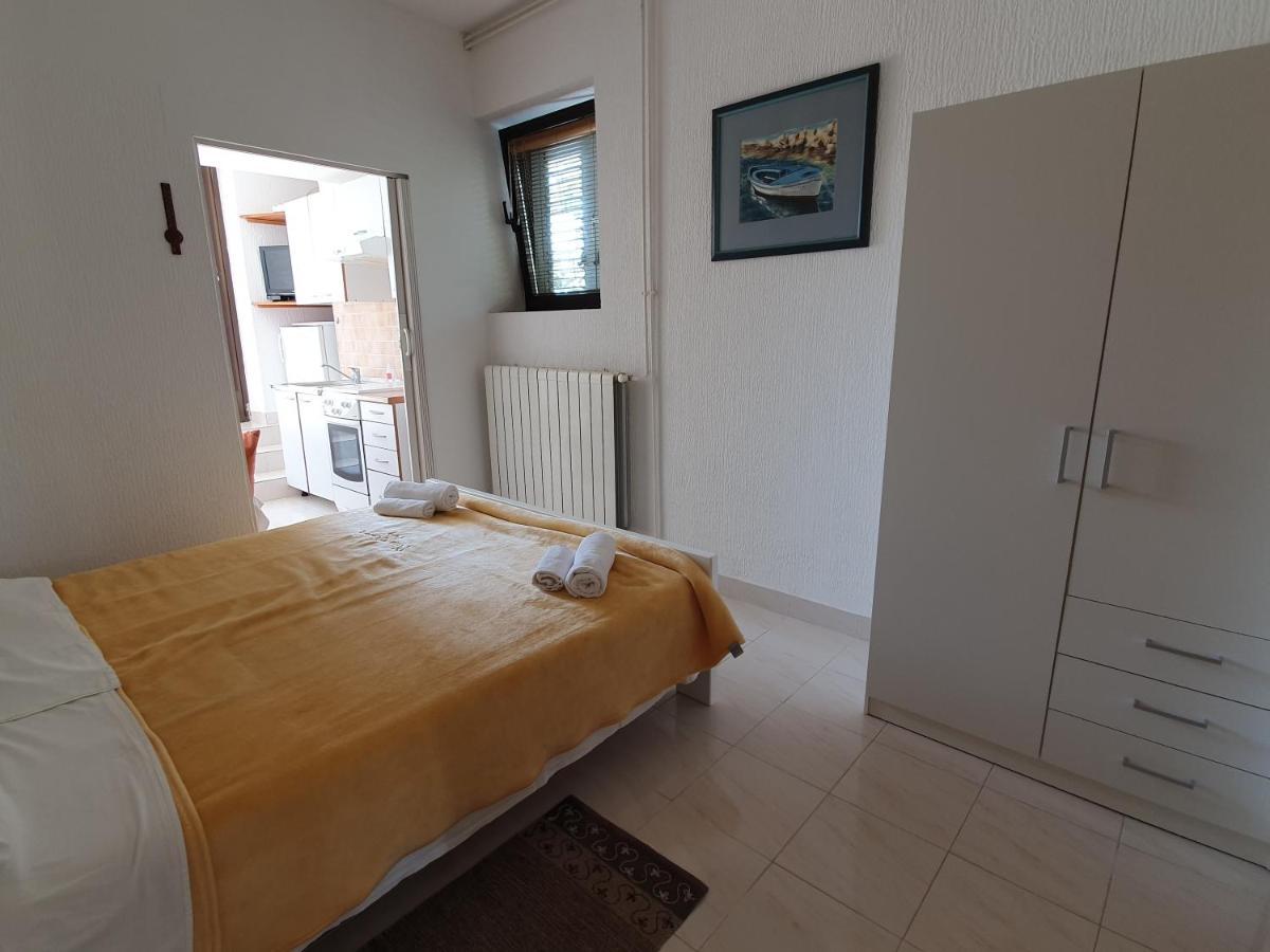 Apartment Ella Banjol 외부 사진