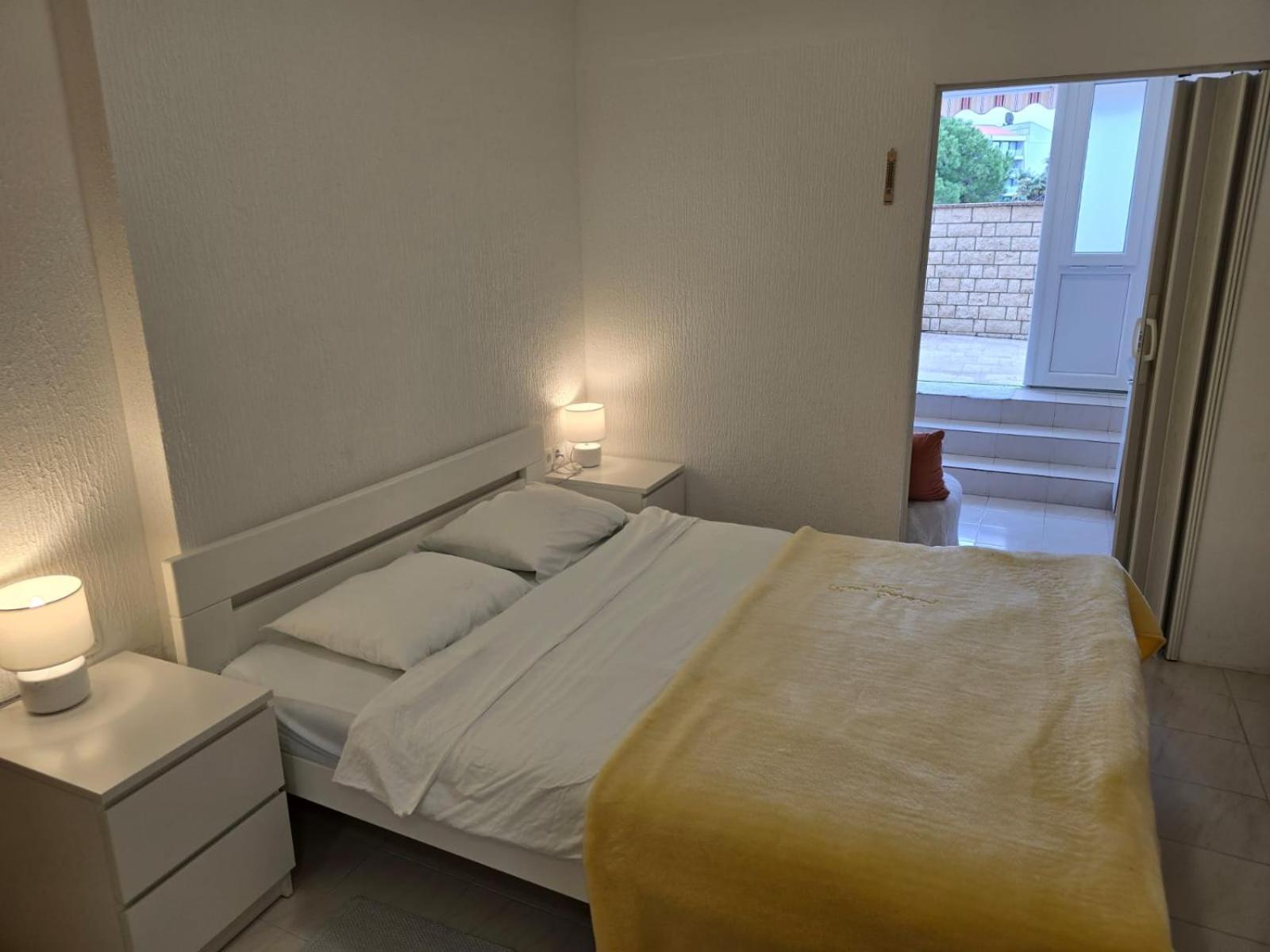 Apartment Ella Banjol 외부 사진