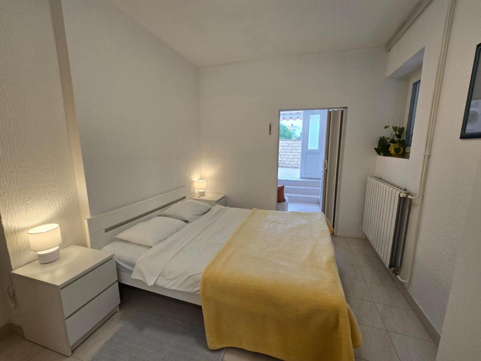 Apartment Ella Banjol 외부 사진